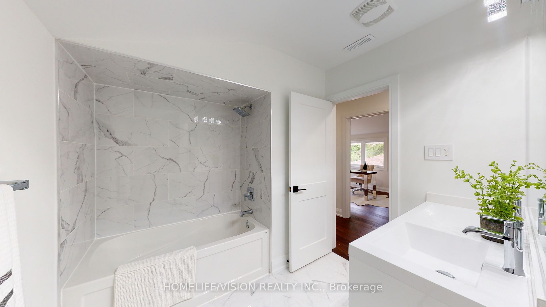 12 Flaremore Cres