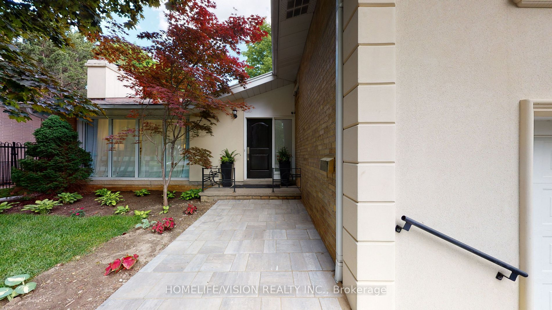12 Flaremore Cres