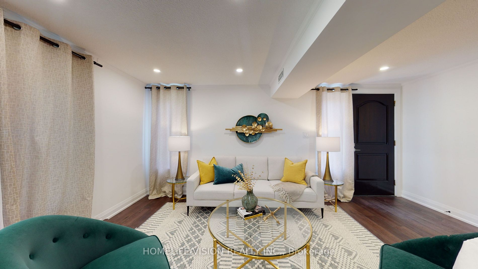 12 Flaremore Cres