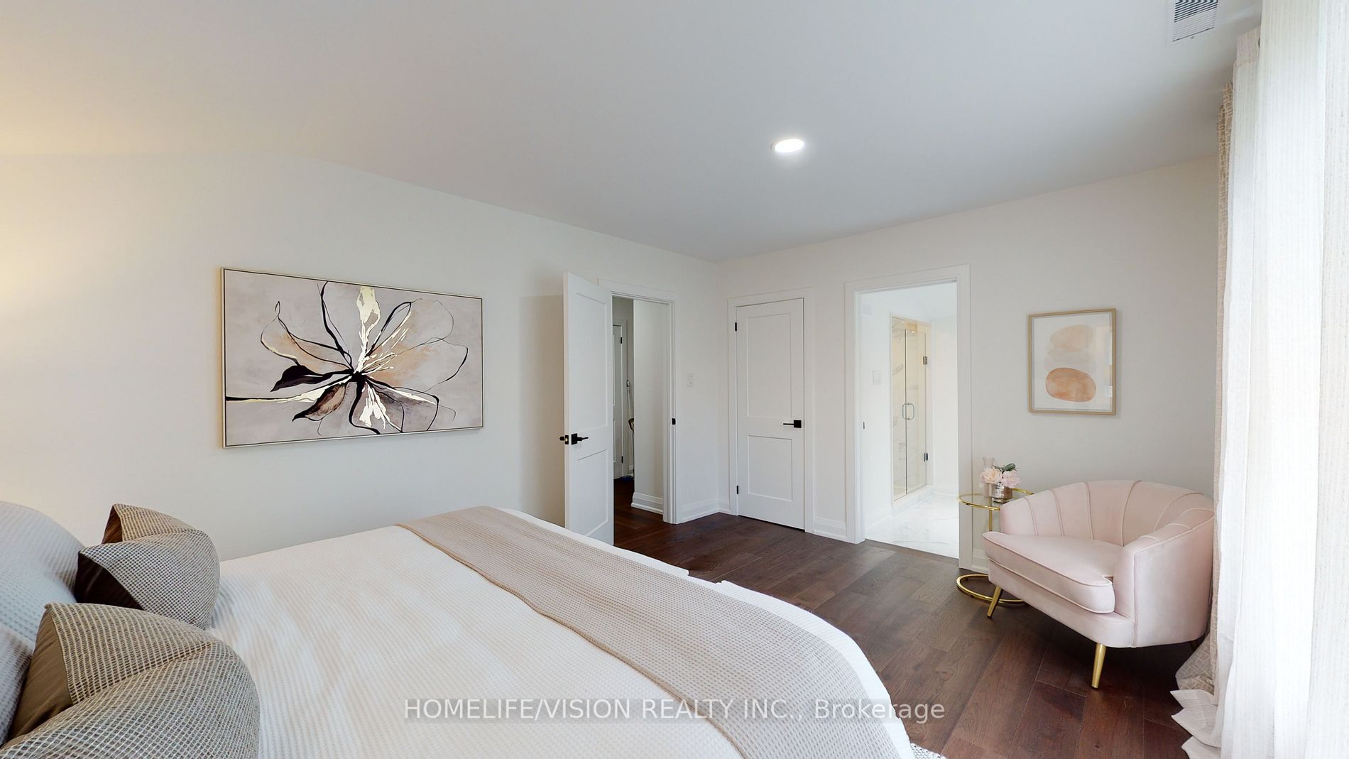 12 Flaremore Cres