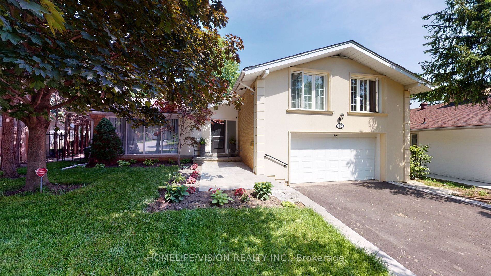 12 Flaremore Cres