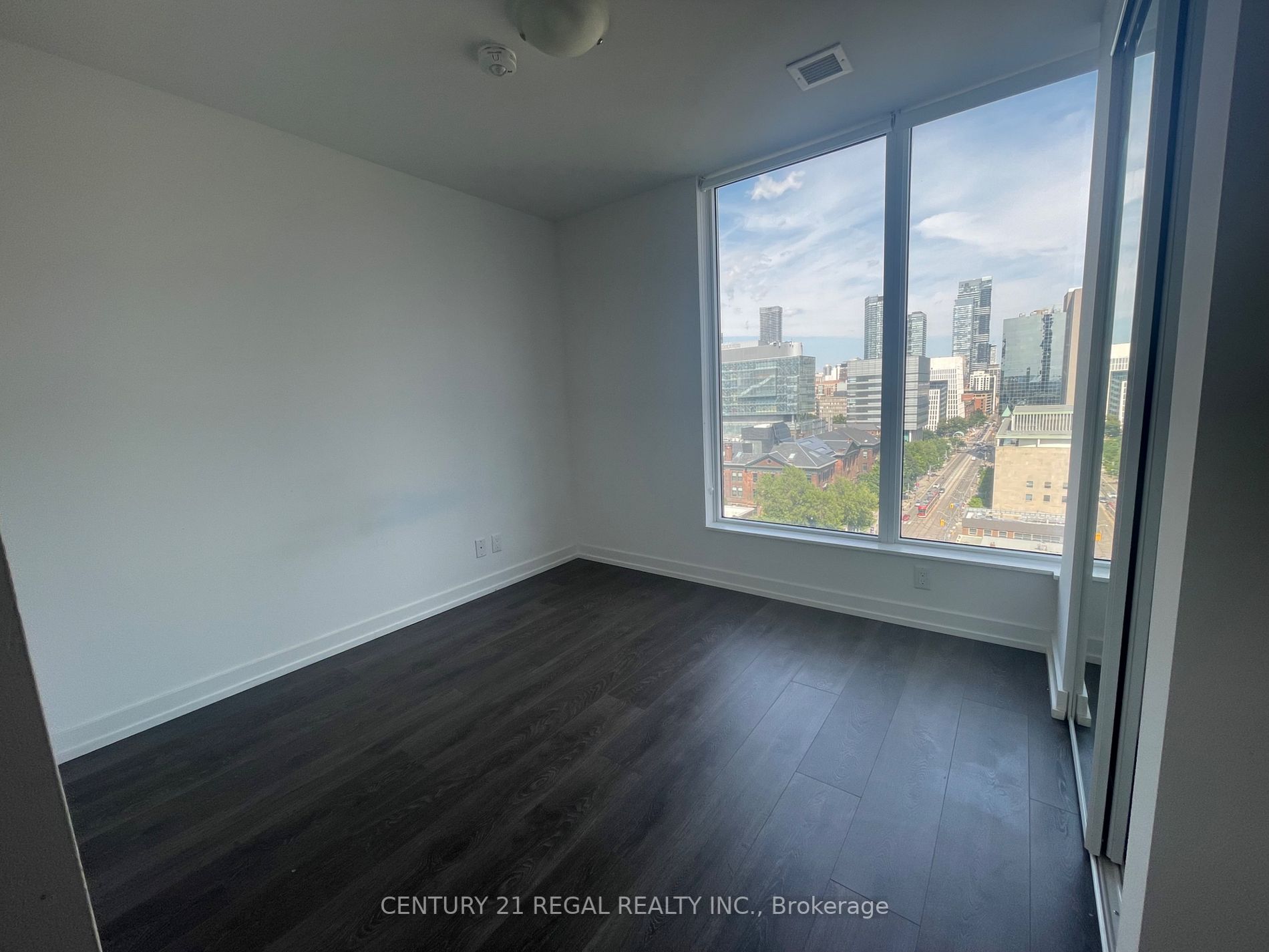 203 College St, #1307