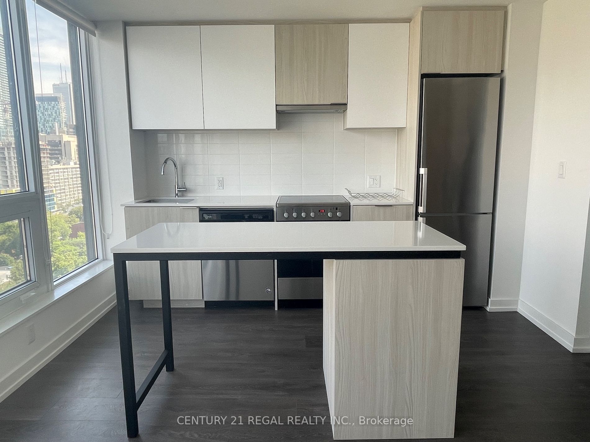 203 College St, #1307