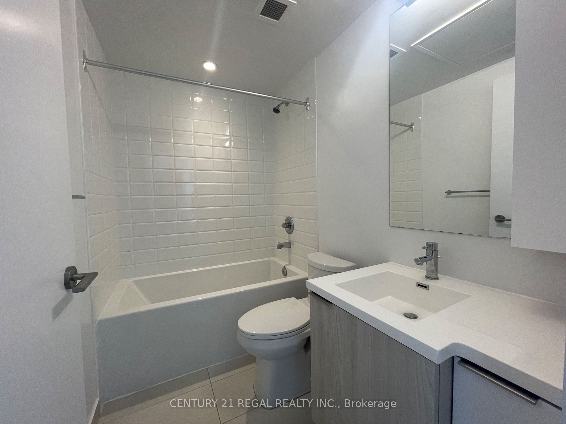 203 College St, #1307