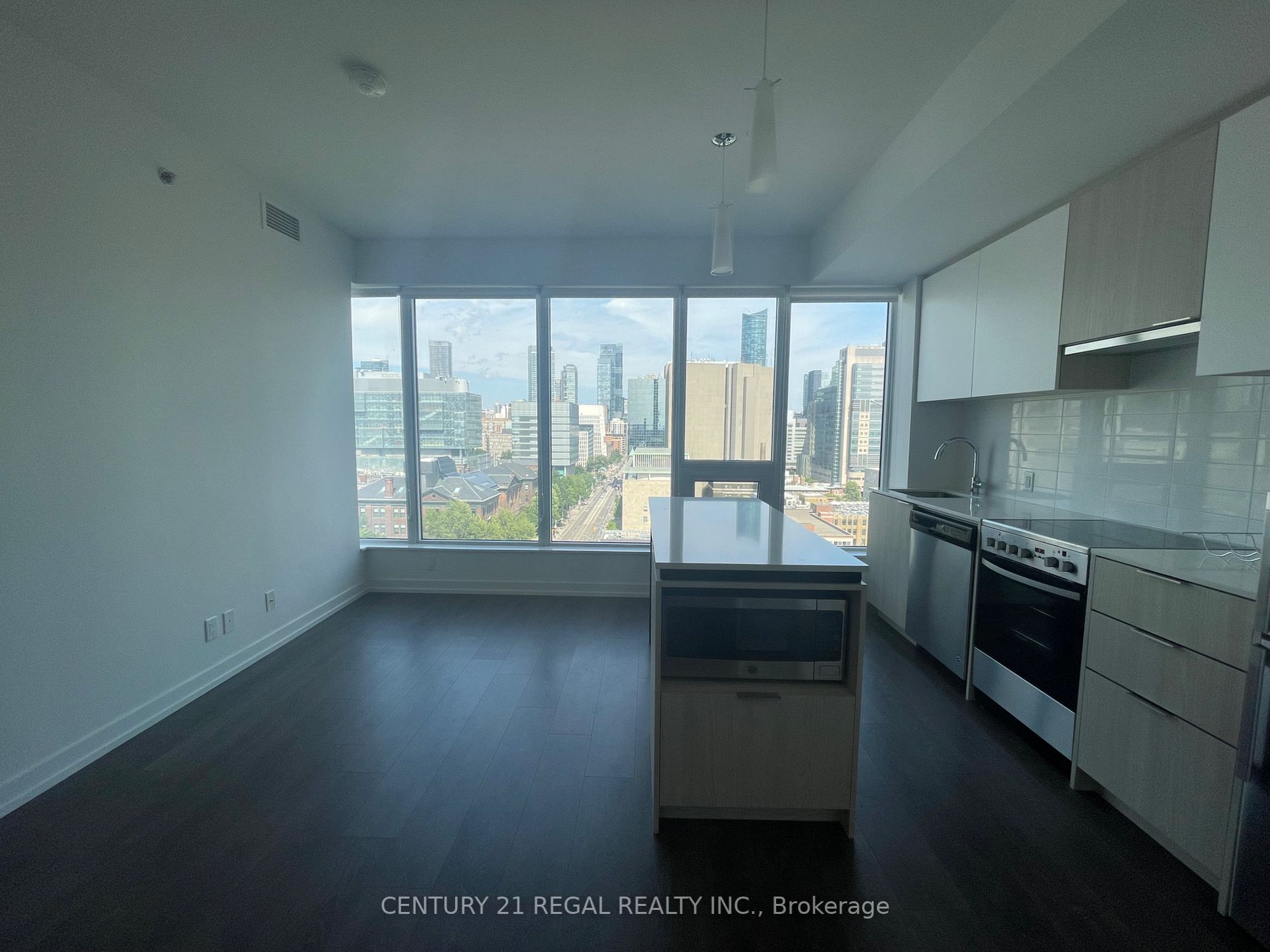 203 College St, #1307