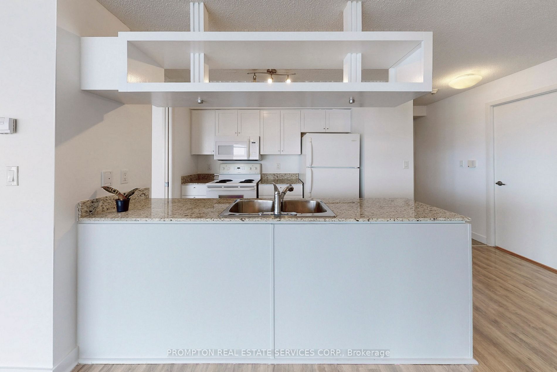81 Navy Wharf Crt, #2503
