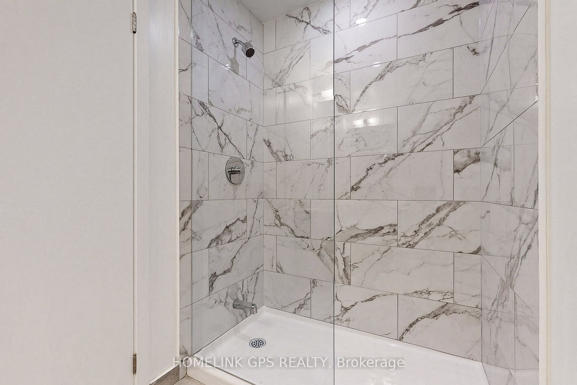 38 Forest Manor Rd, #1106