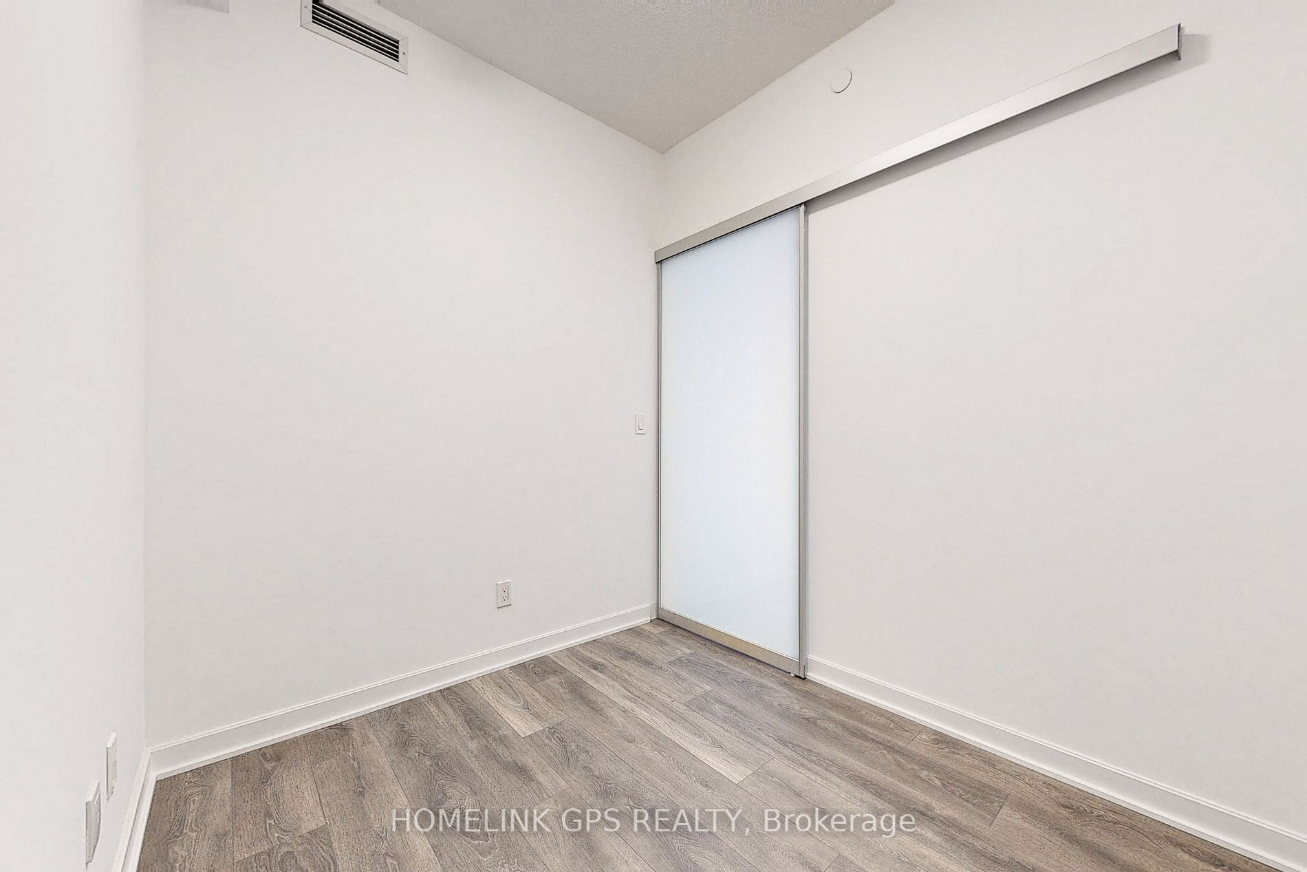 38 Forest Manor Rd, #1106