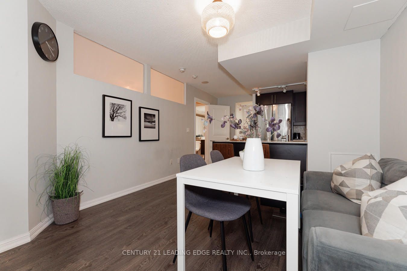 65 East Liberty St, #418