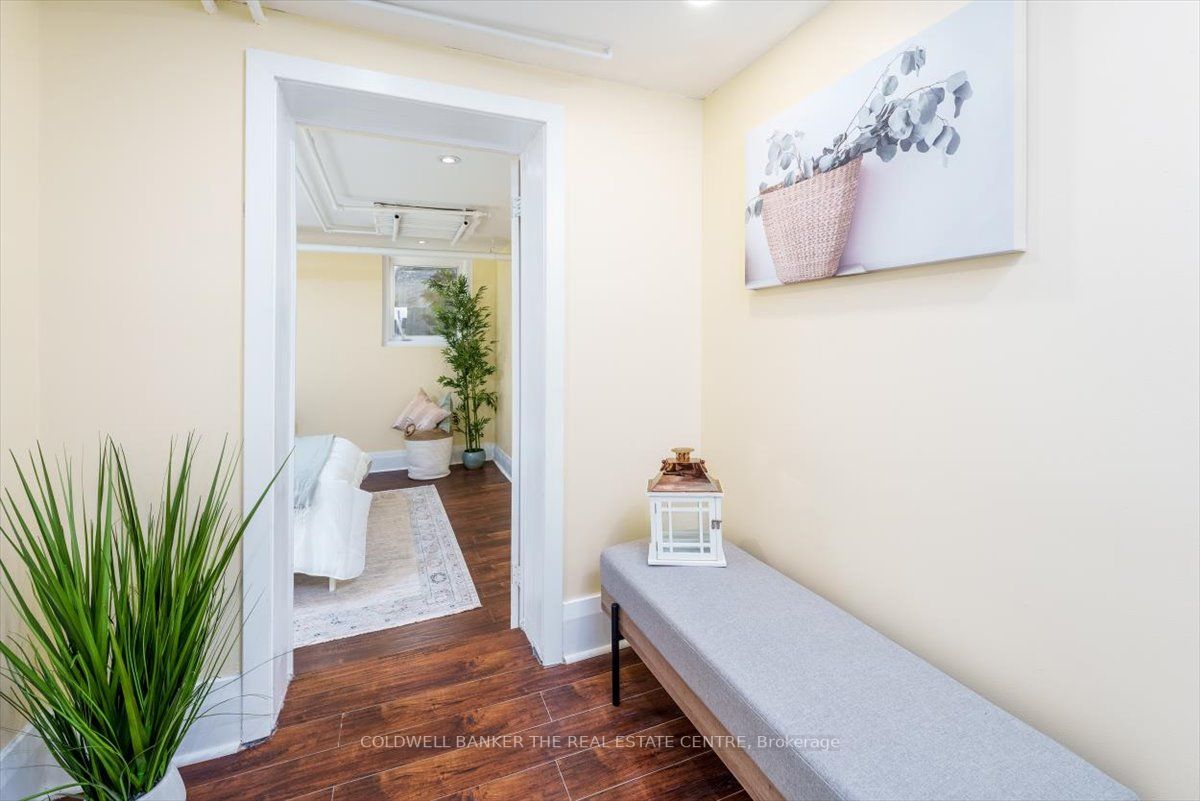 93B Douglas Cres, #4