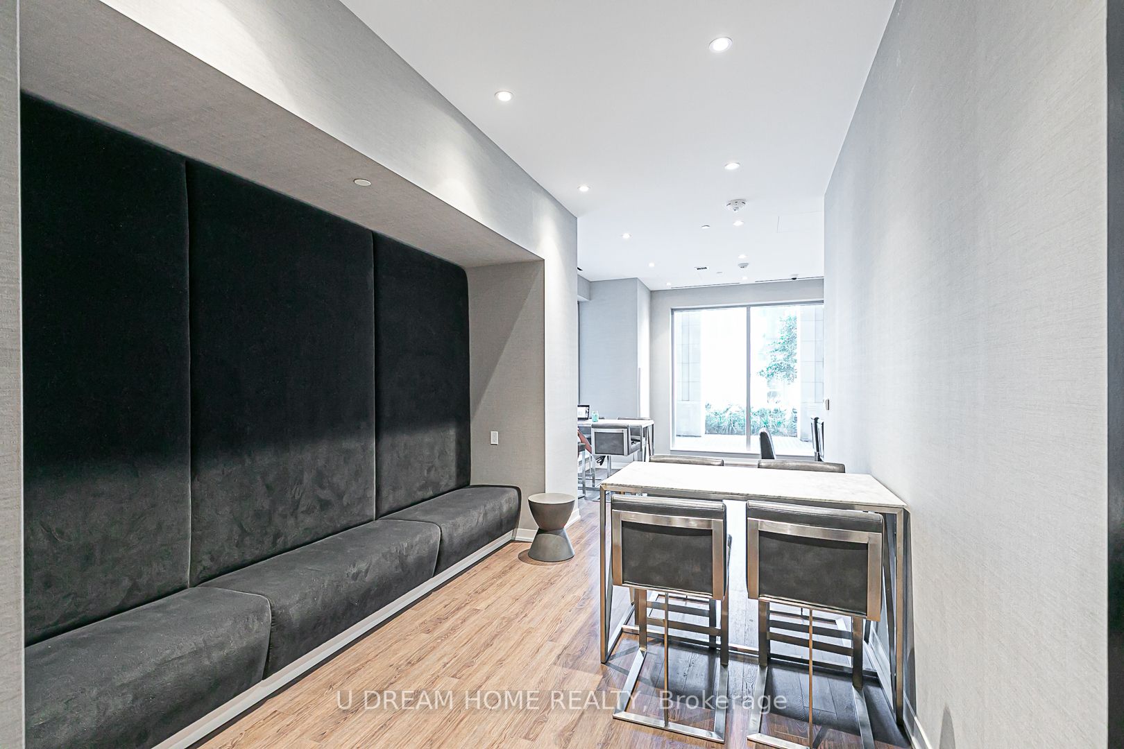 31 Tippett Rd, #636