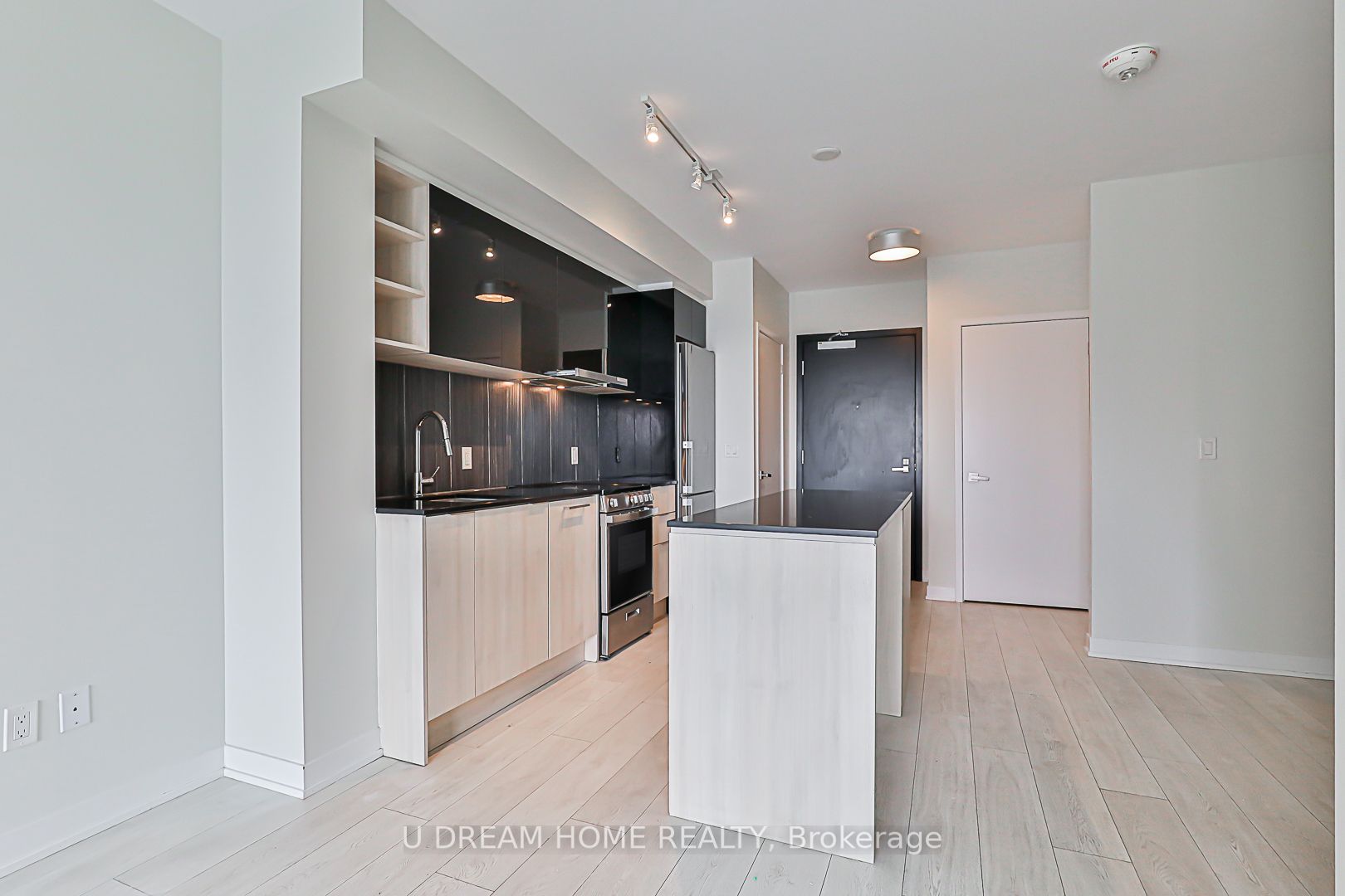31 Tippett Rd, #636