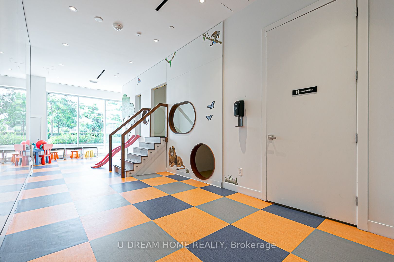 31 Tippett Rd, #636