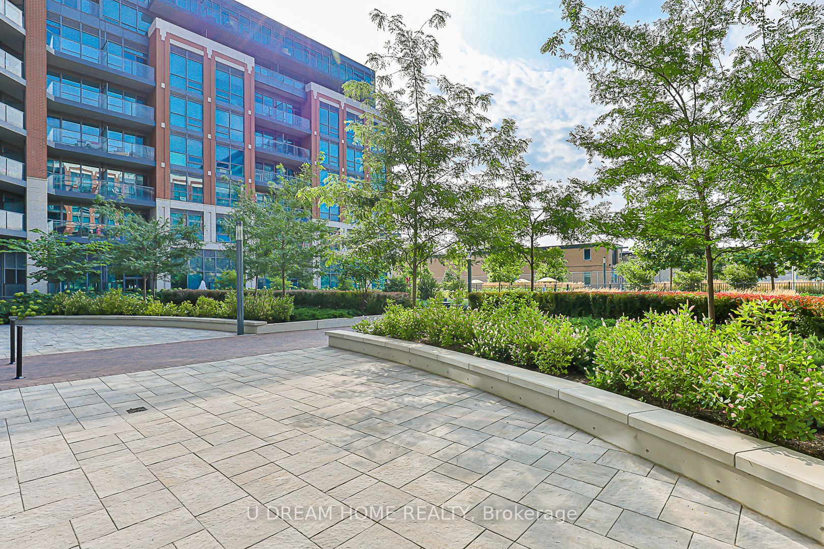 31 Tippett Rd, #636