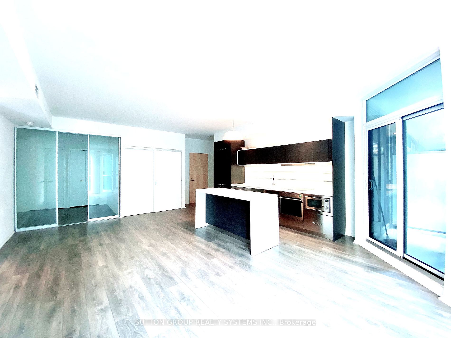 45 Charles St E, #306