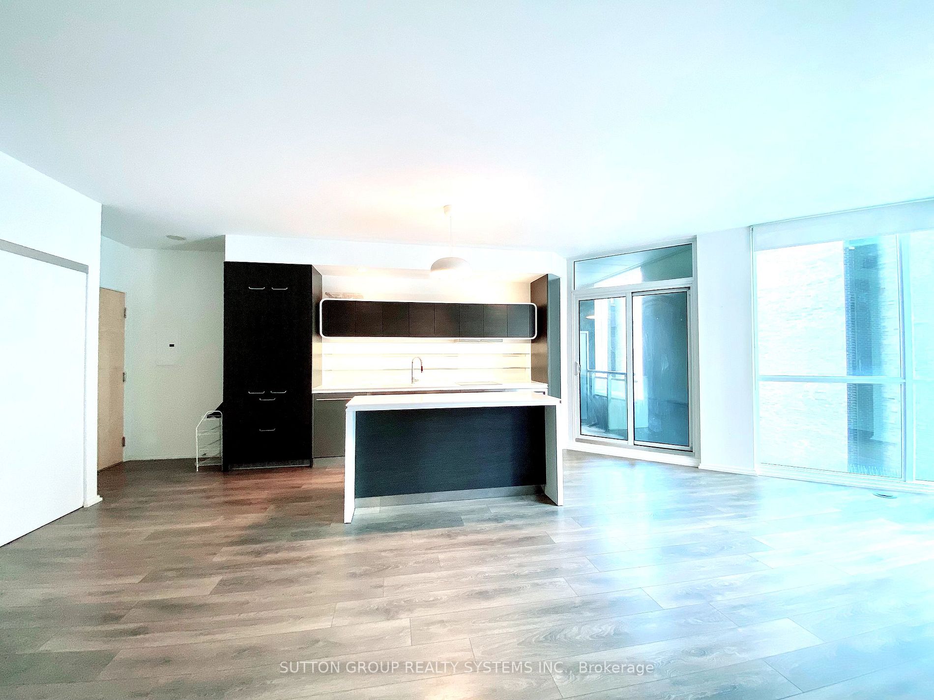 45 Charles St E, #306