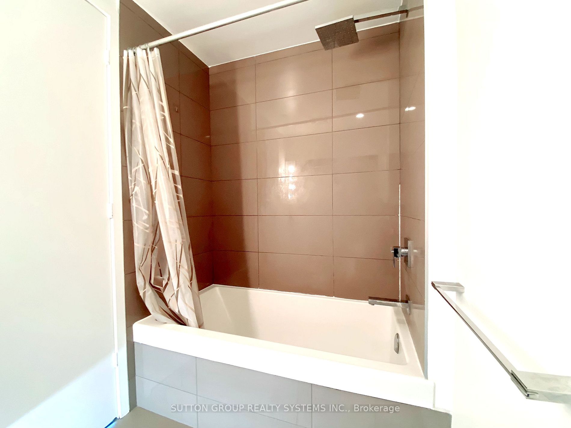 45 Charles St E, #306