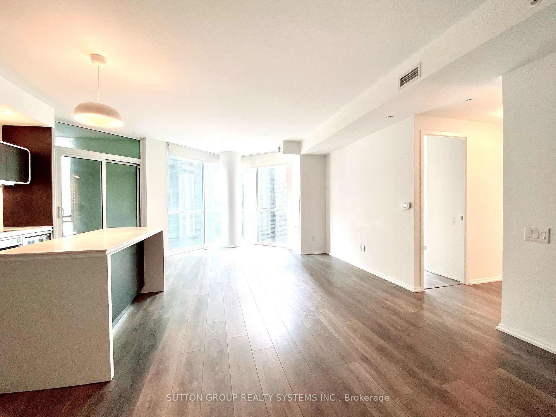 45 Charles St E, #306