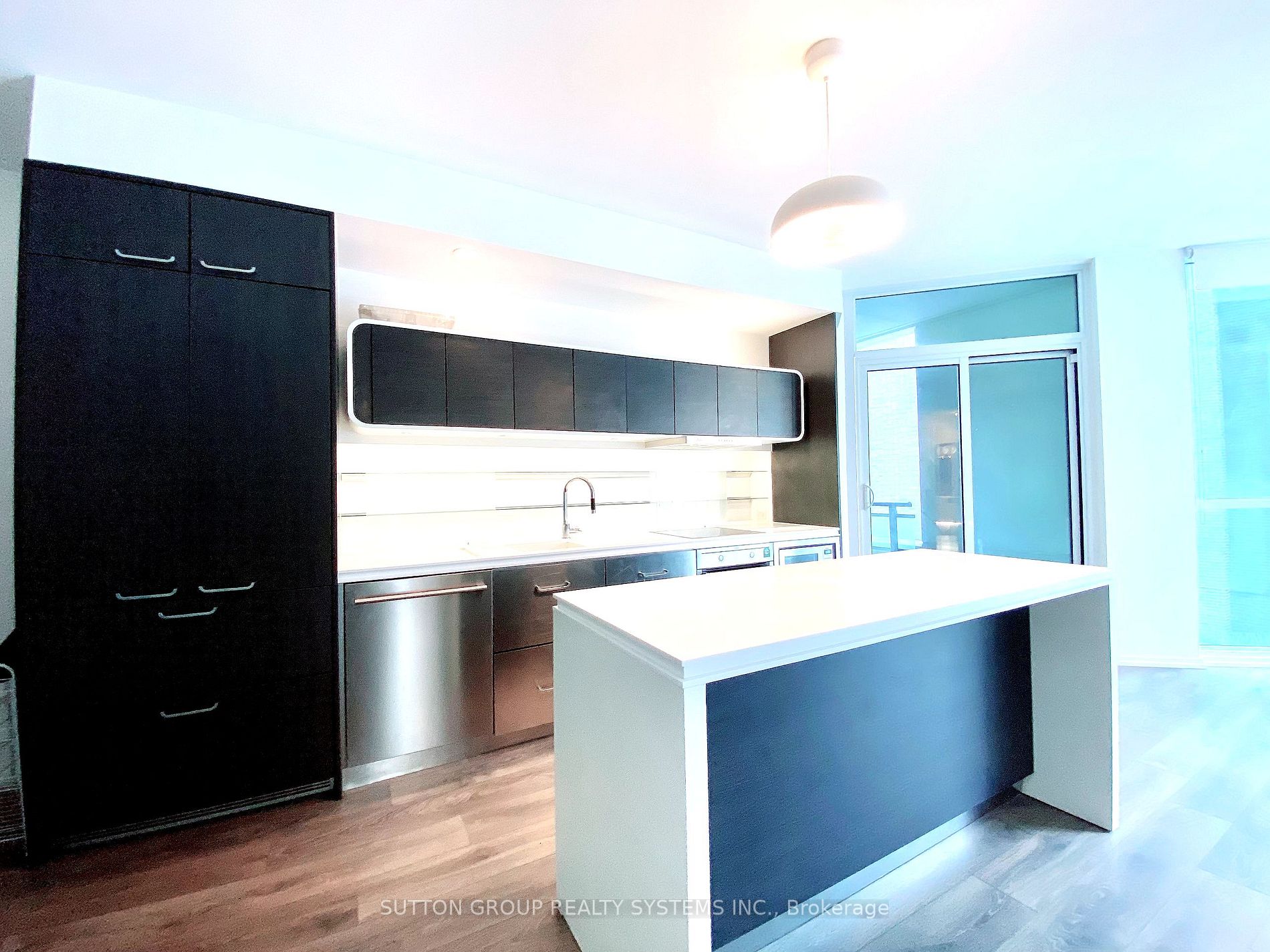 45 Charles St E, #306