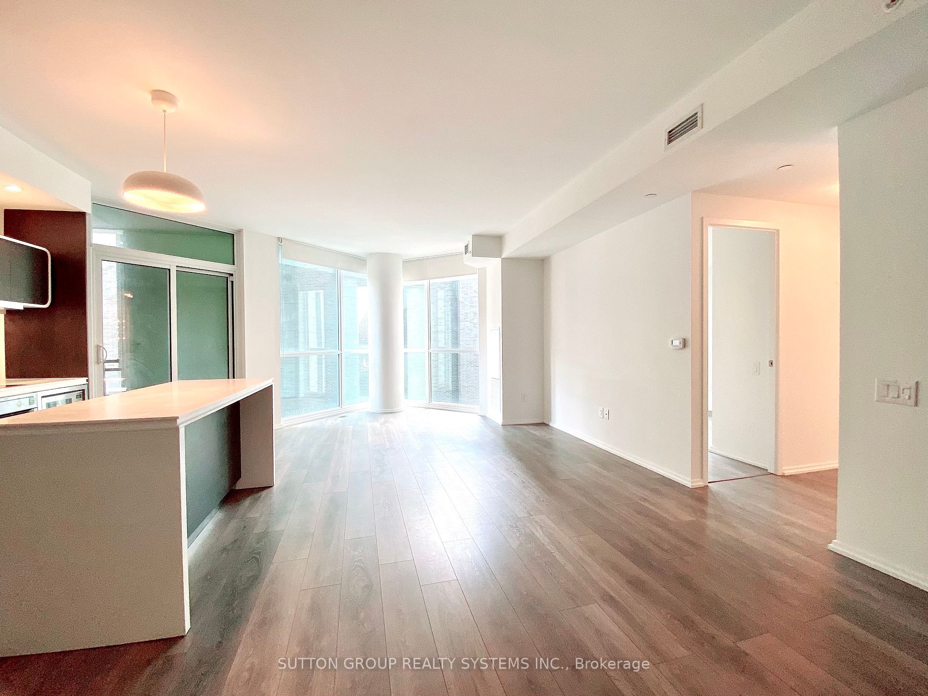 45 Charles St E, #306