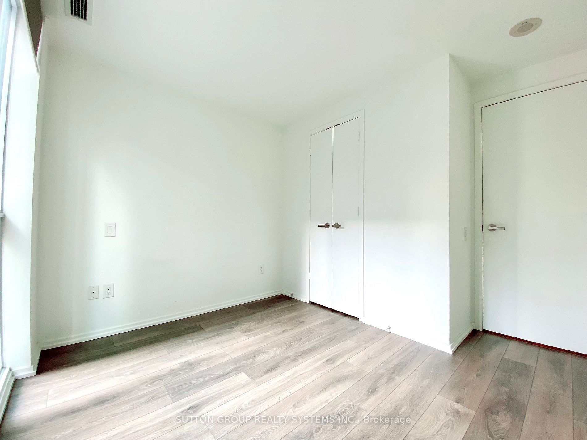45 Charles St E, #306