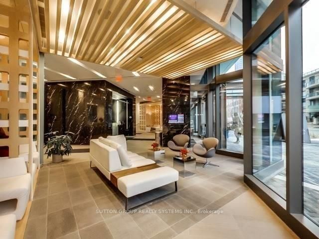 45 Charles St E, #306