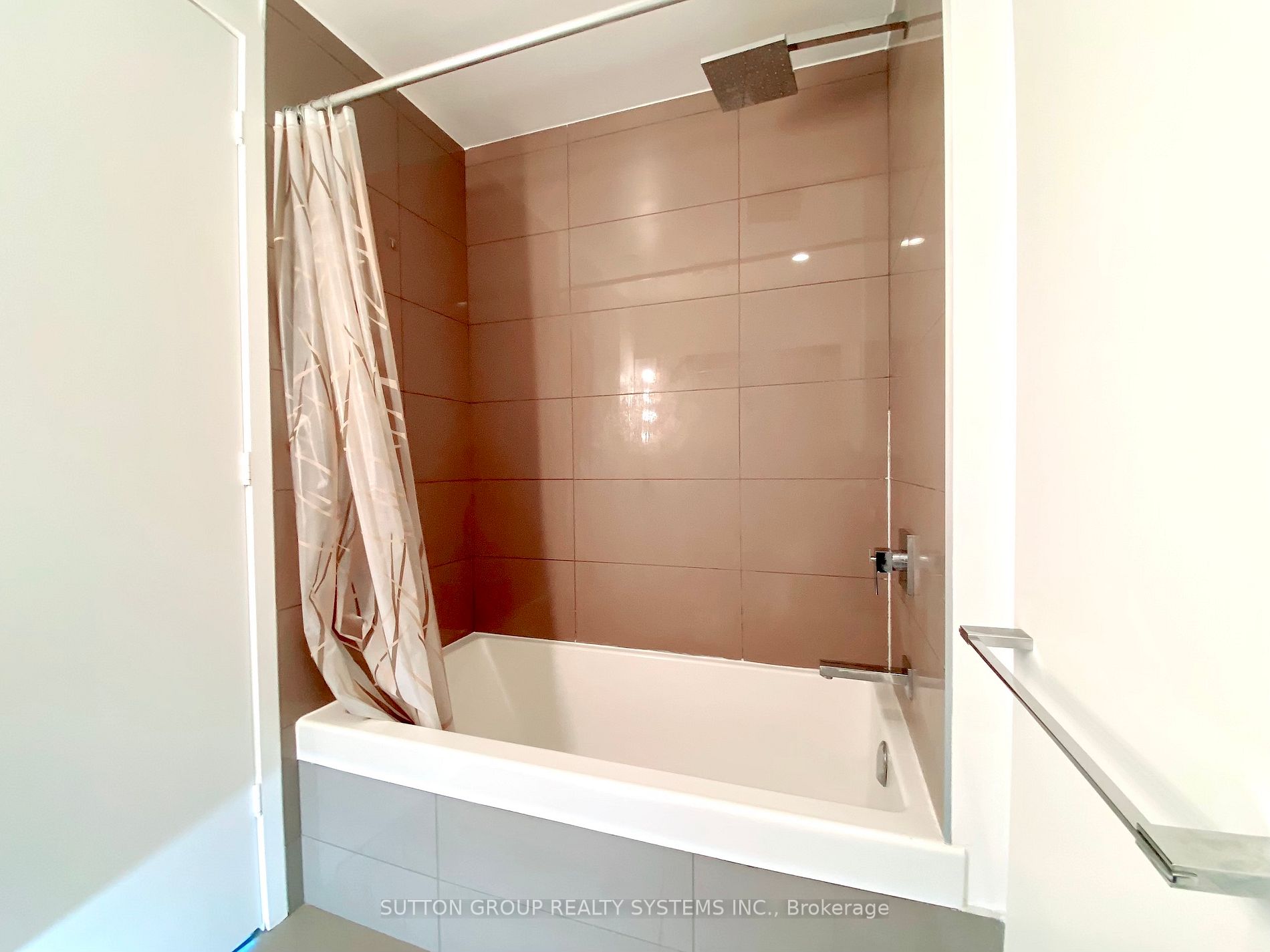 45 Charles St E, #306