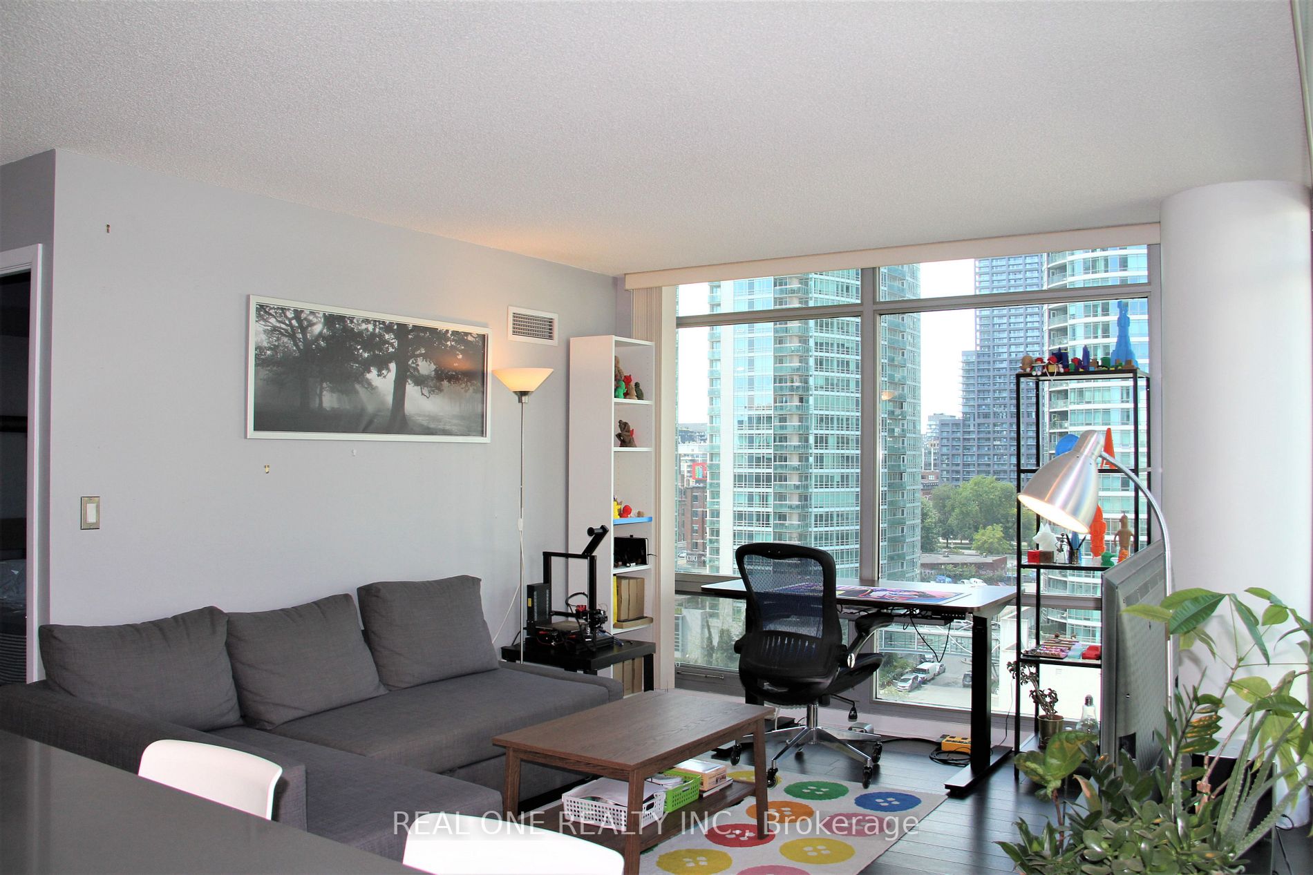 81 Navy Wharf Crt, #1212