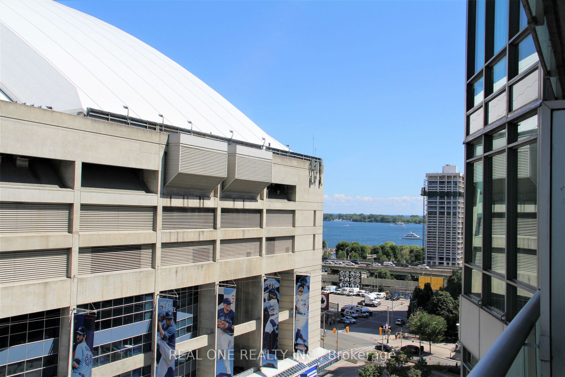 81 Navy Wharf Crt, #1212