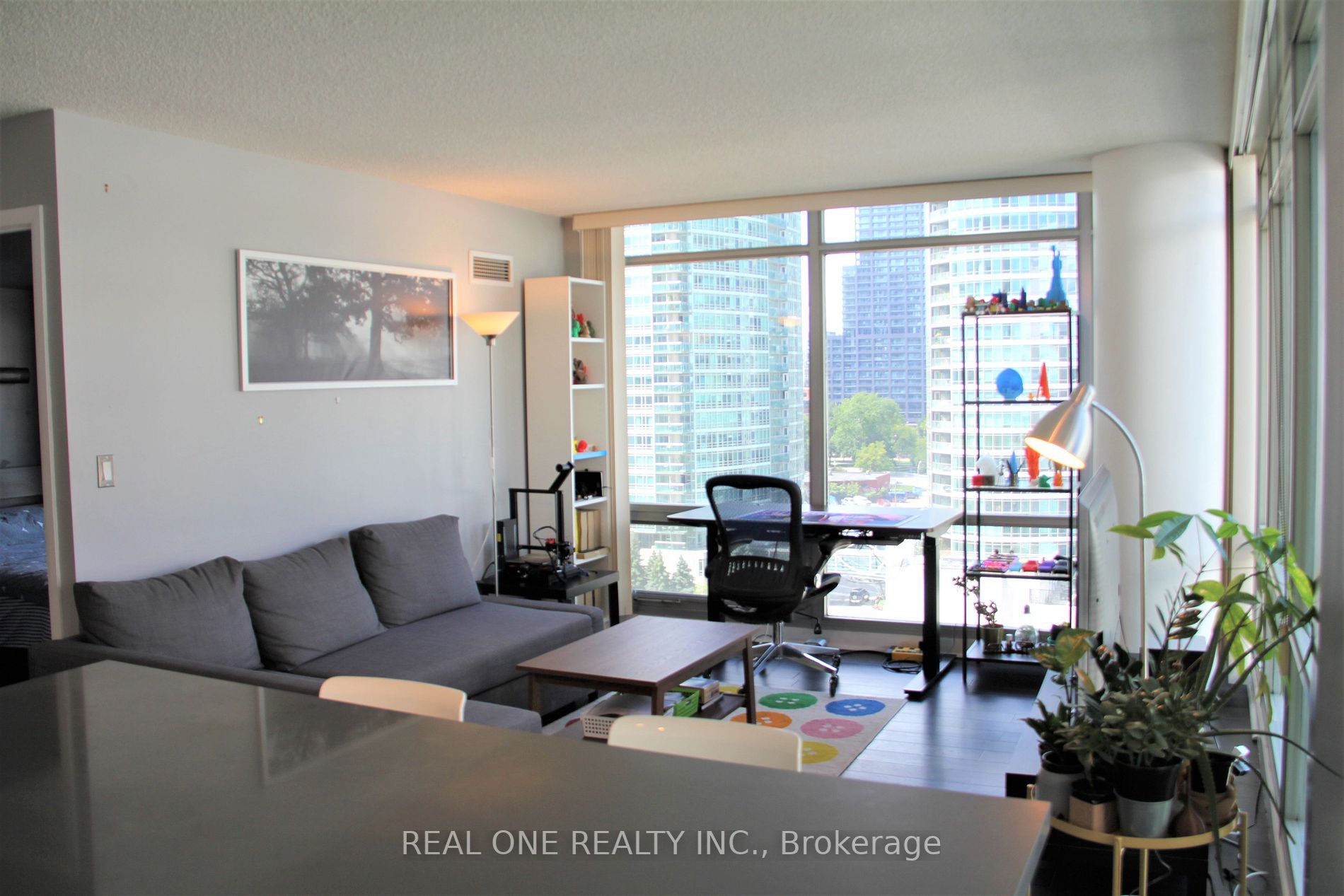 81 Navy Wharf Crt, #1212