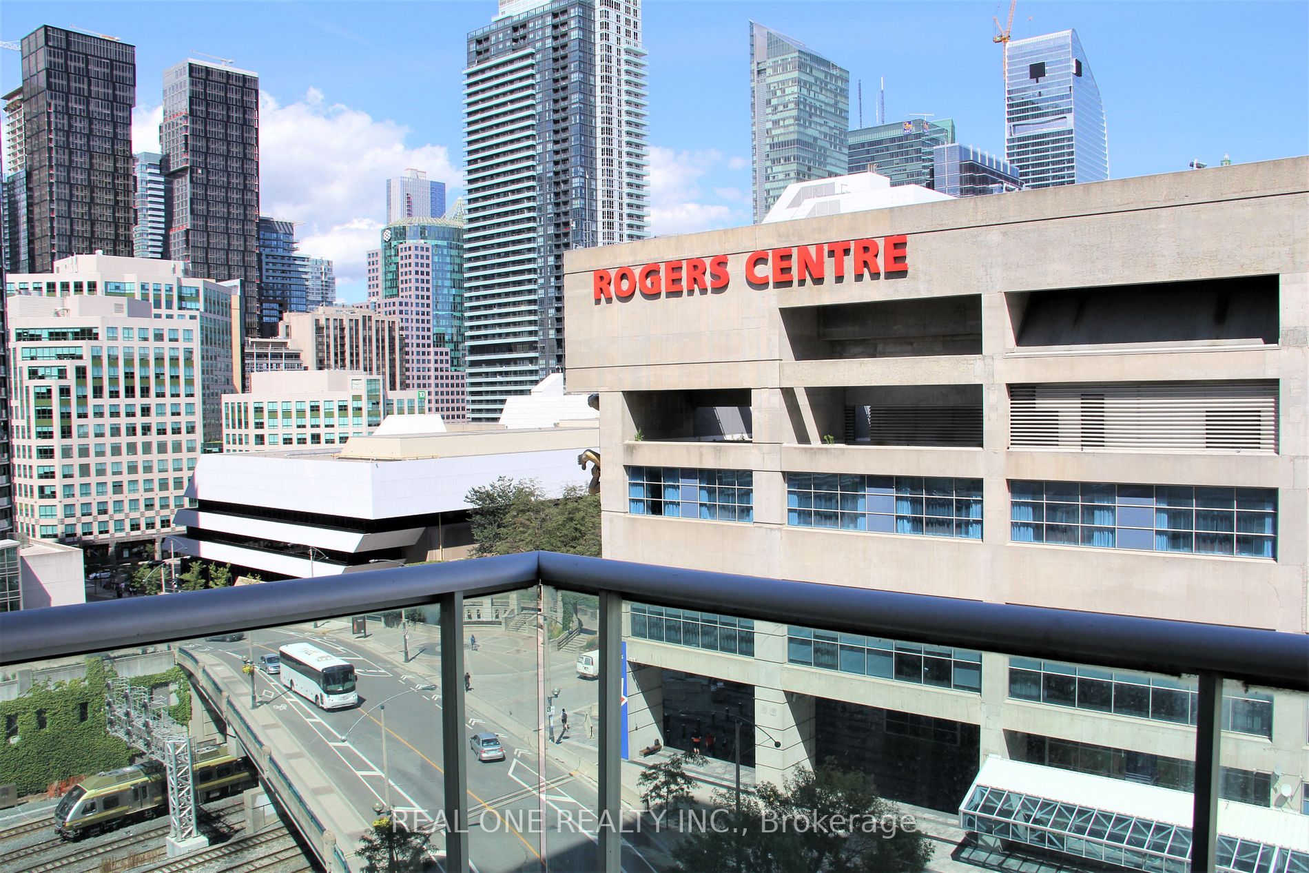 81 Navy Wharf Crt, #1212