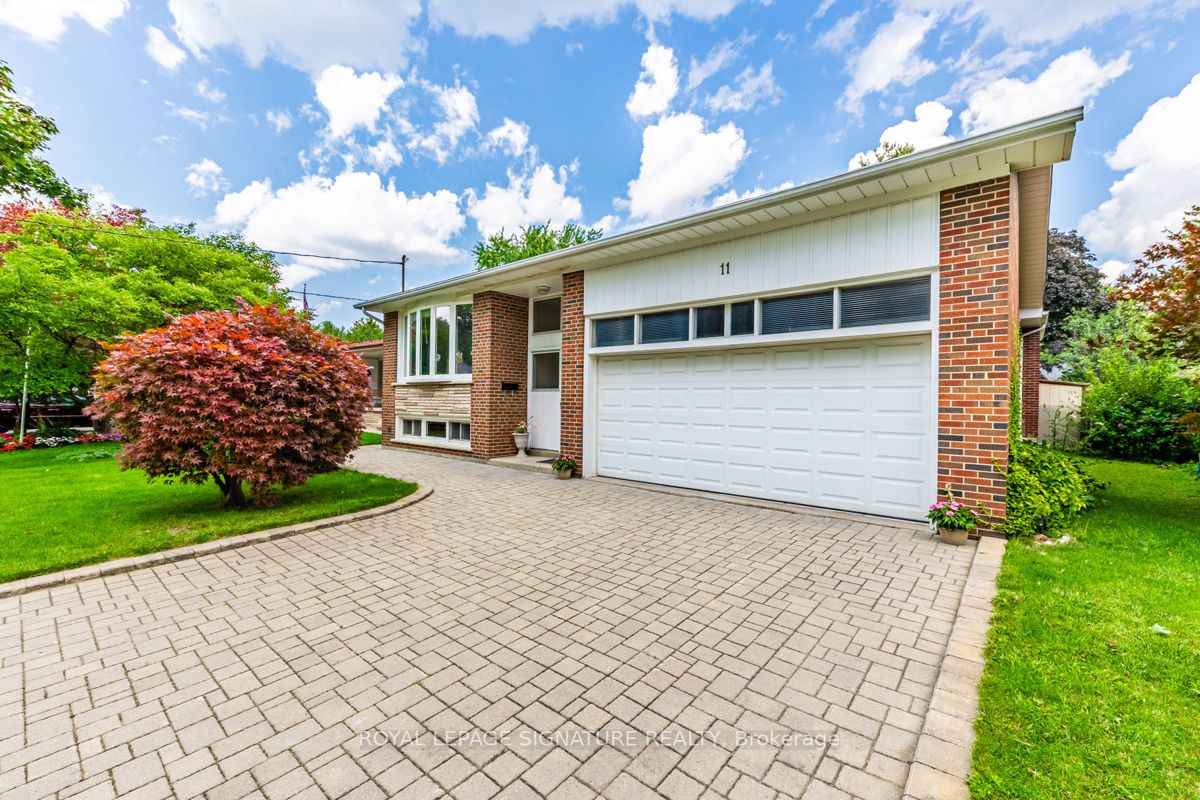 11 Dukinfield Cres
