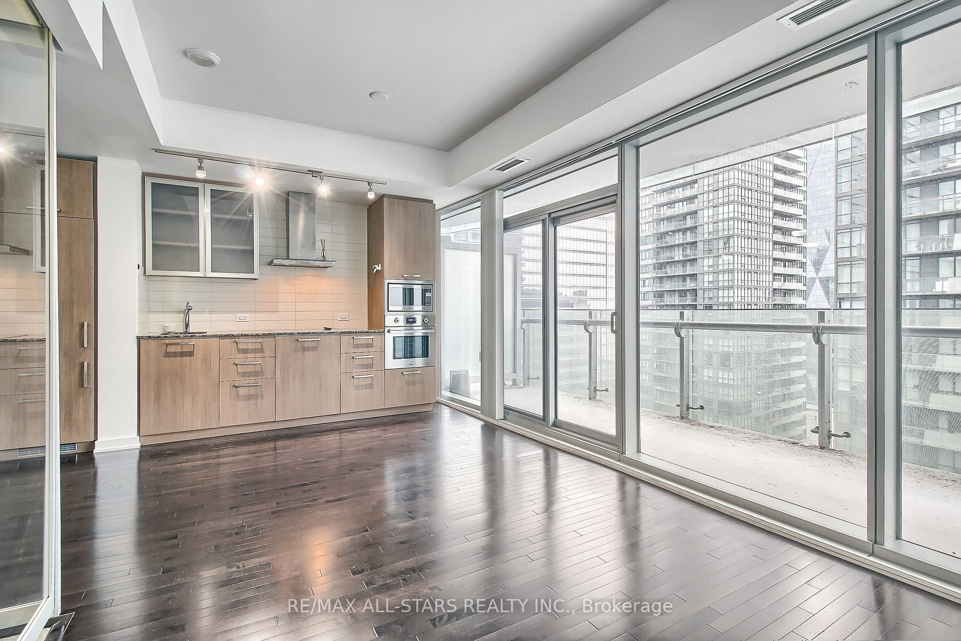 14 York St, #2712