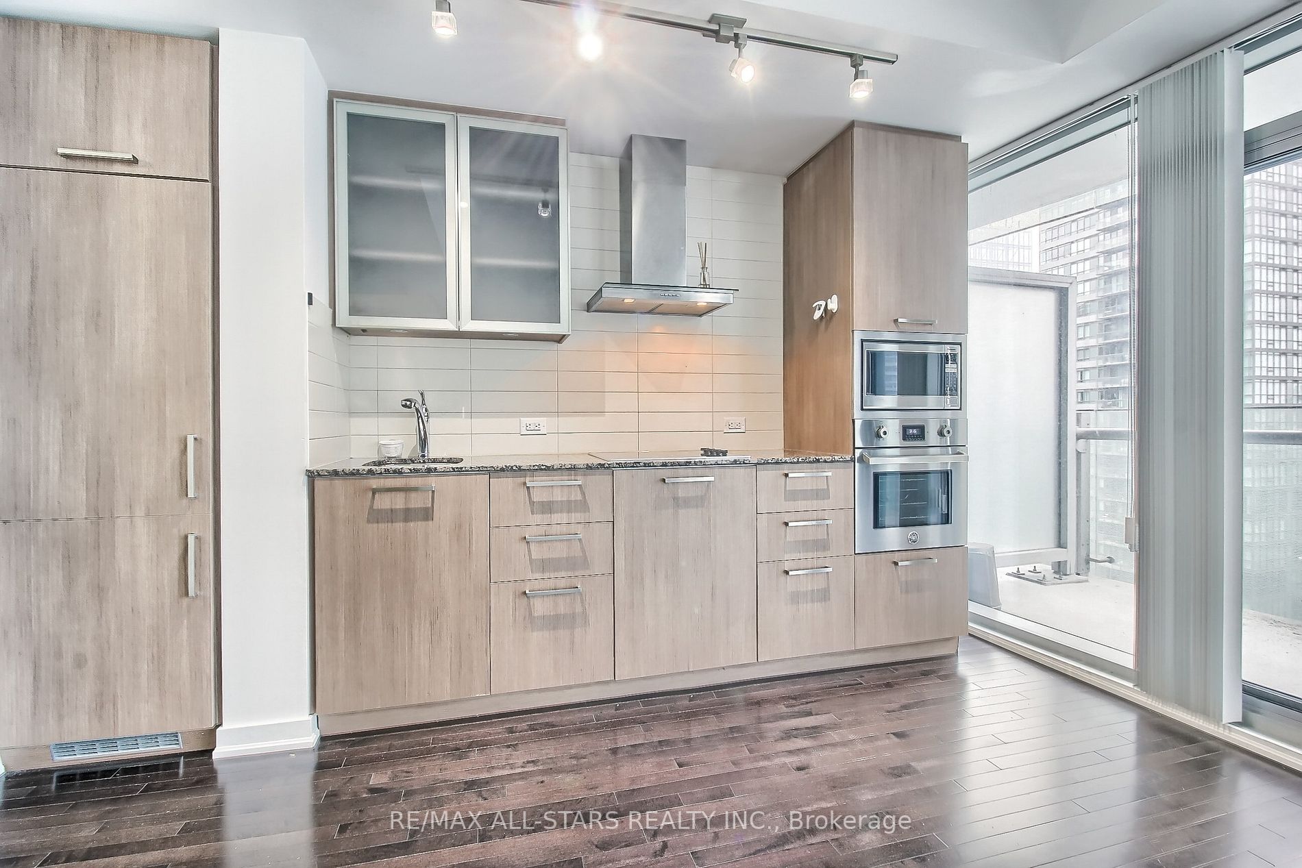 14 York St, #2712
