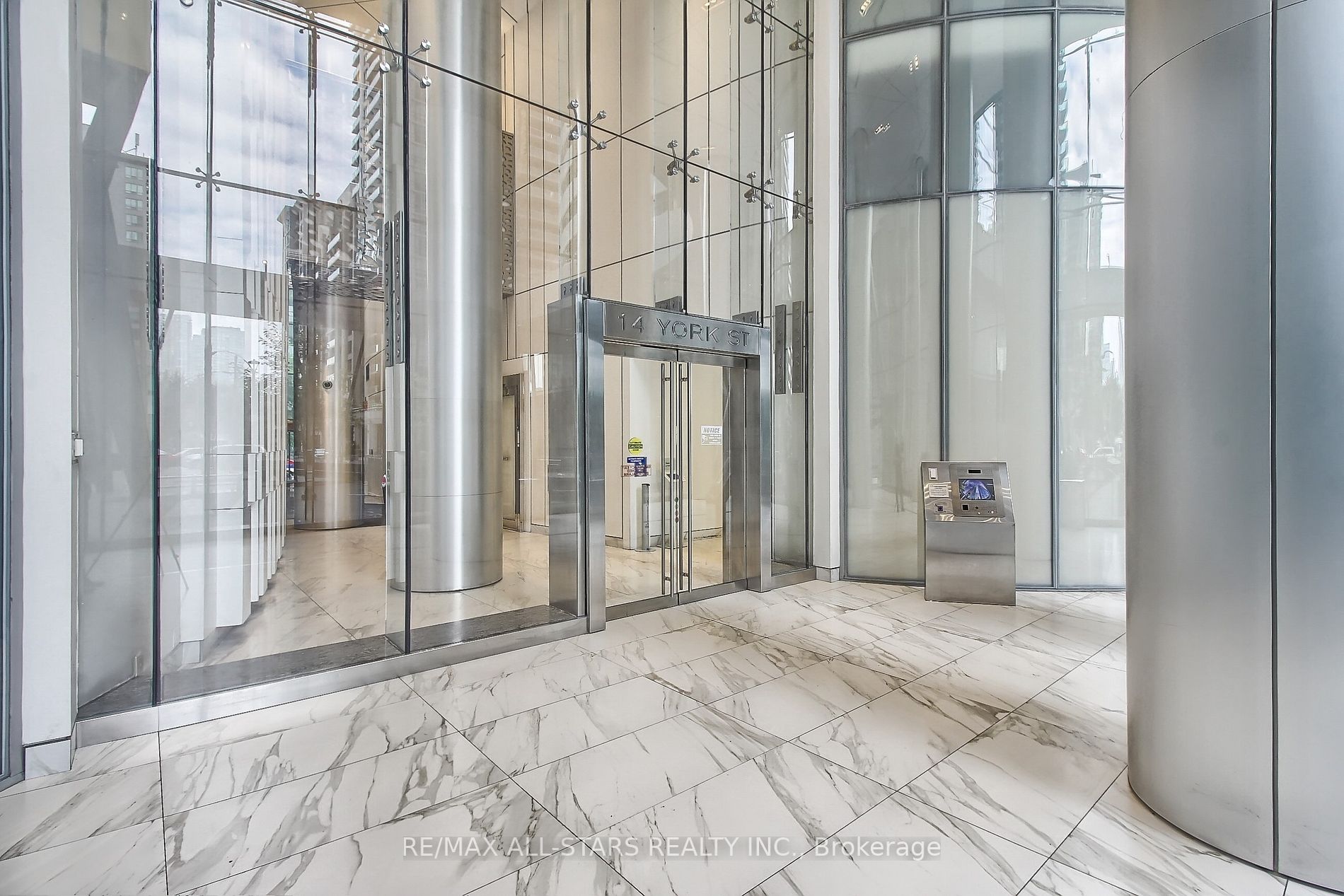 14 York St, #2712