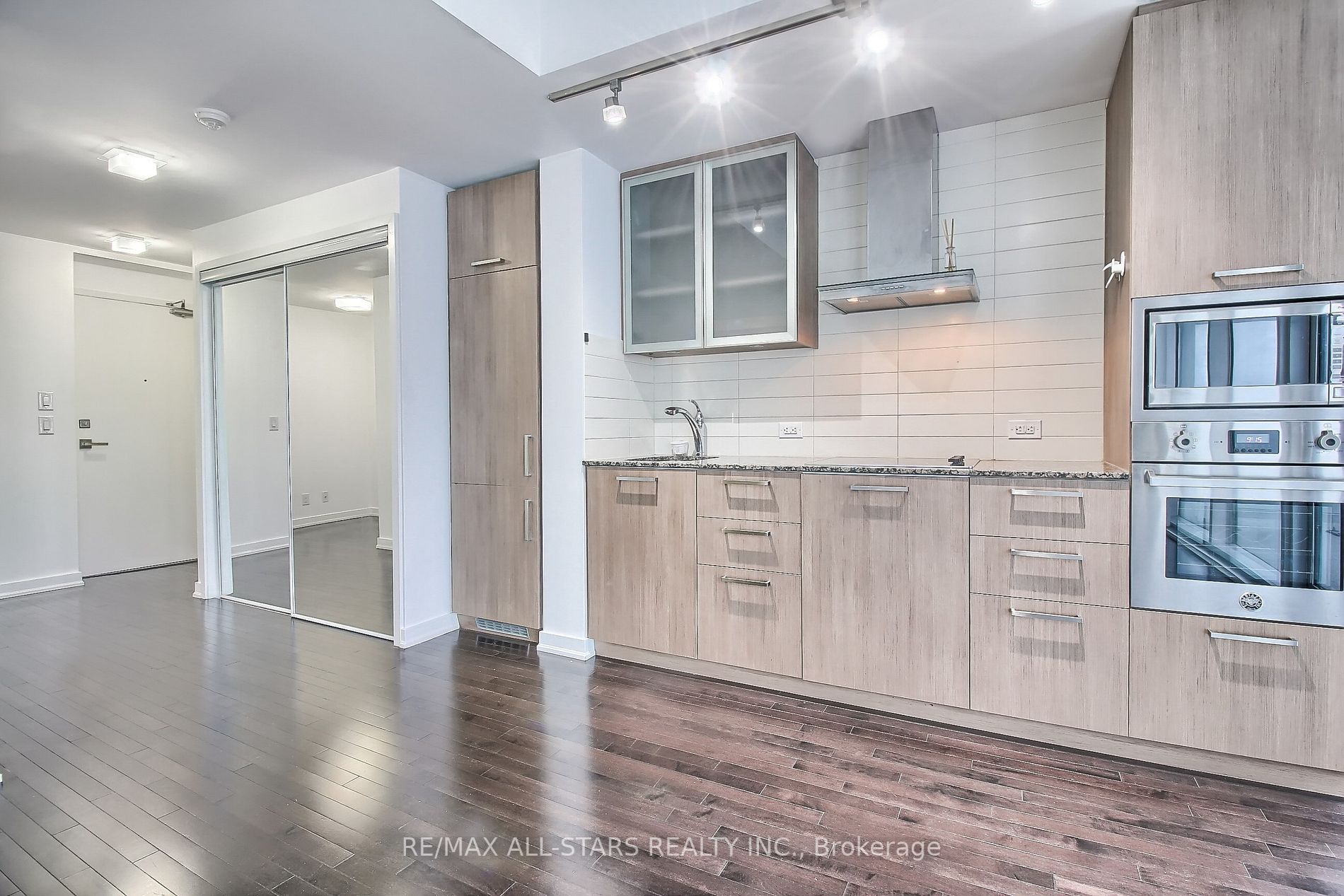 14 York St, #2712