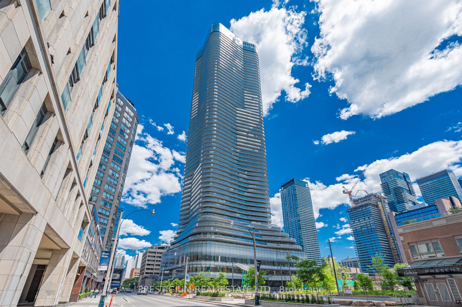 11 Wellesley St W, #605