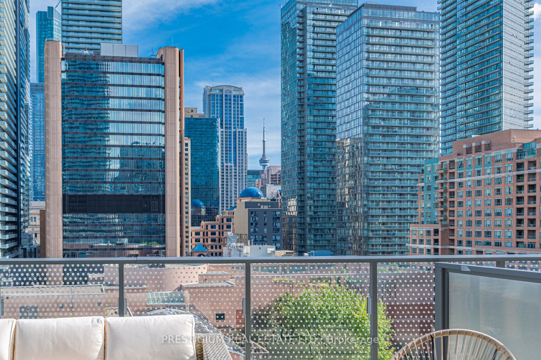 11 Wellesley St W, #605