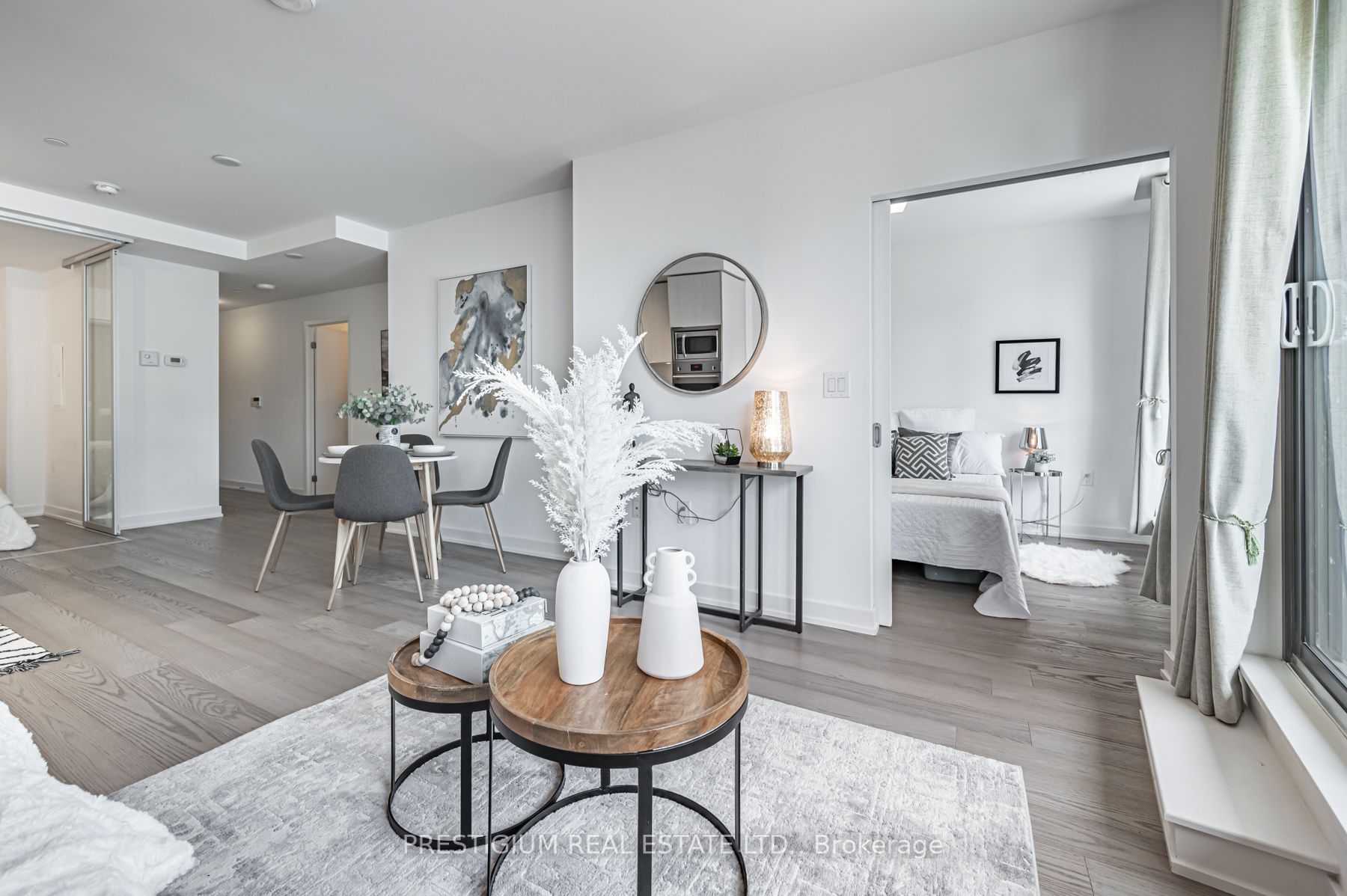 11 Wellesley St W, #605