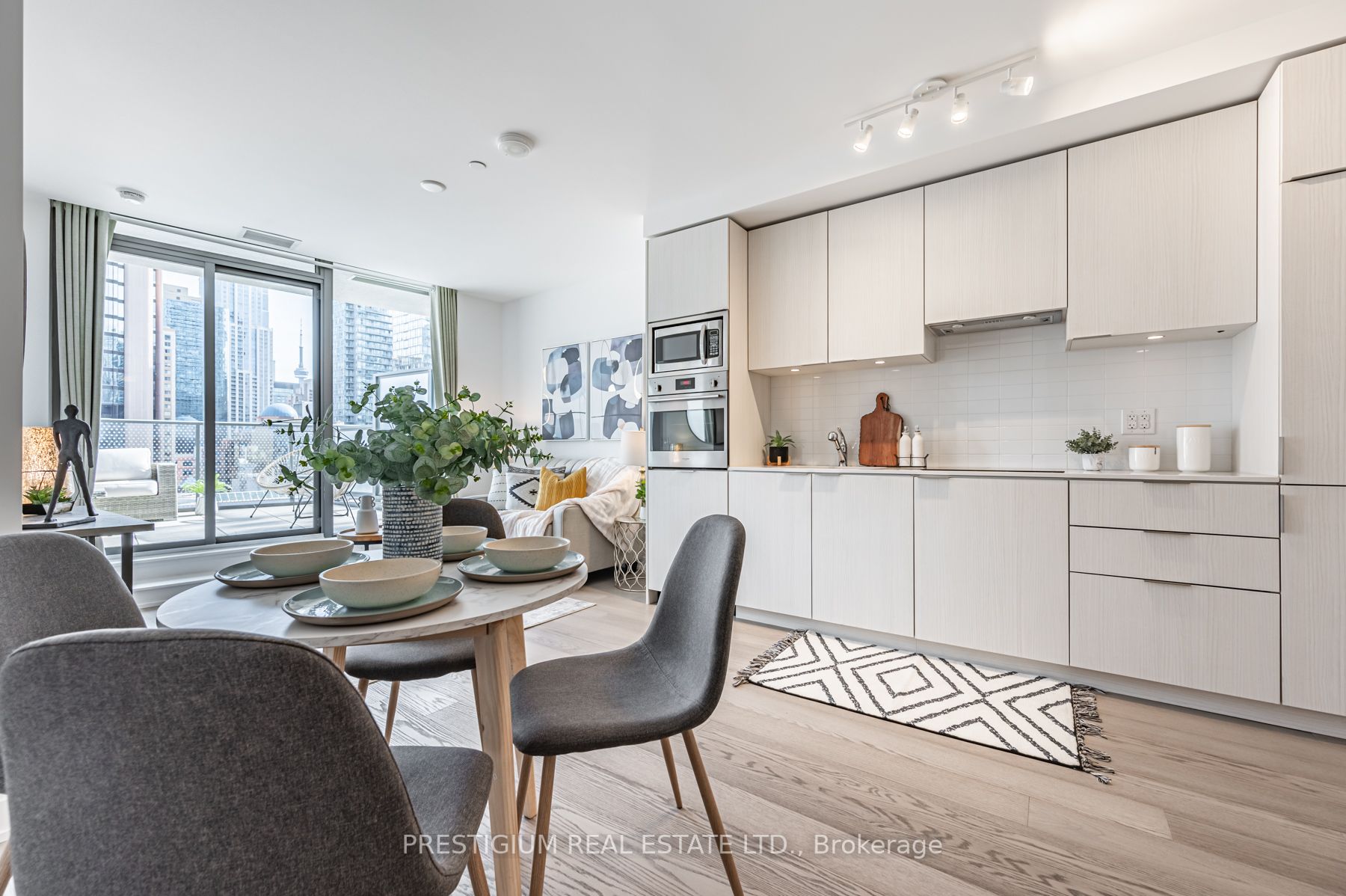 11 Wellesley St W, #605