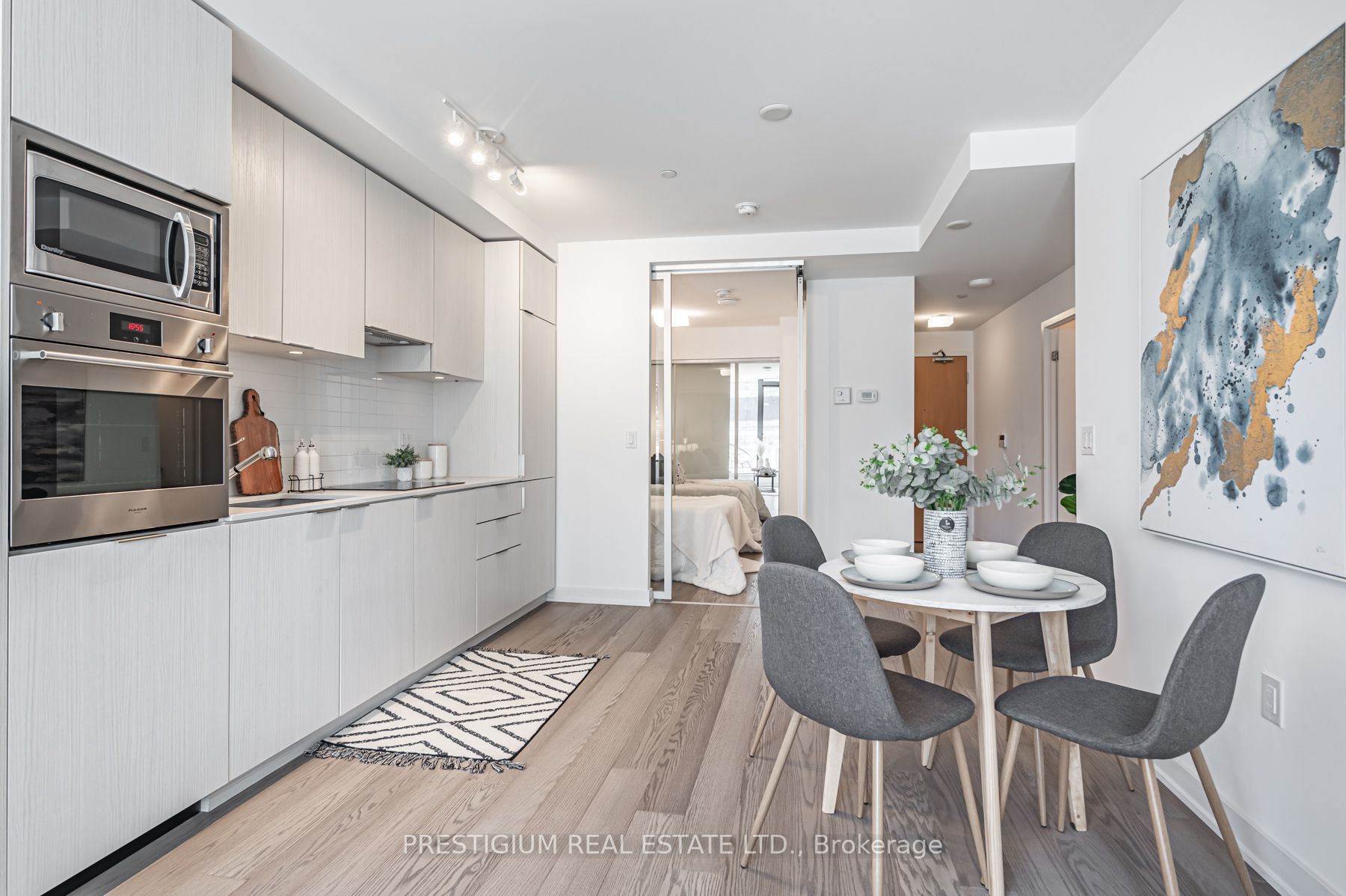 11 Wellesley St W, #605