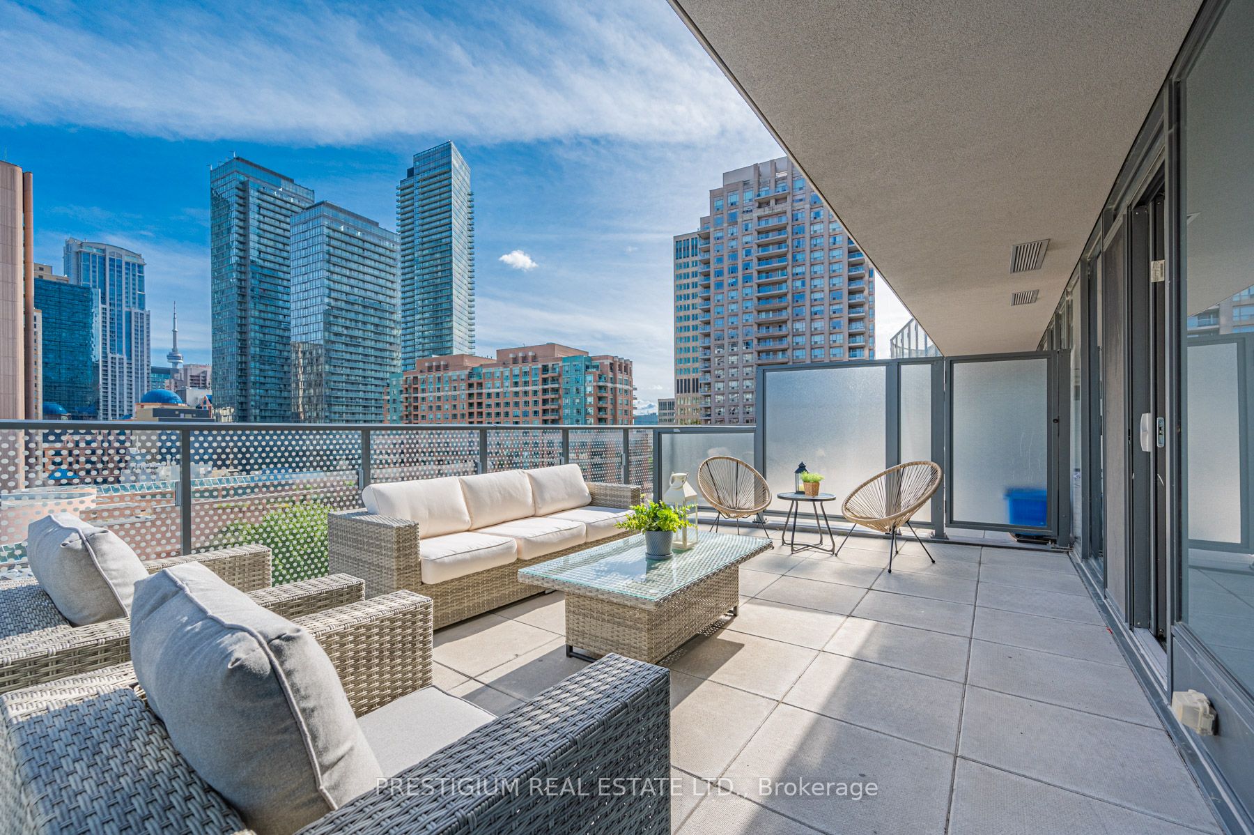 11 Wellesley St W, #605