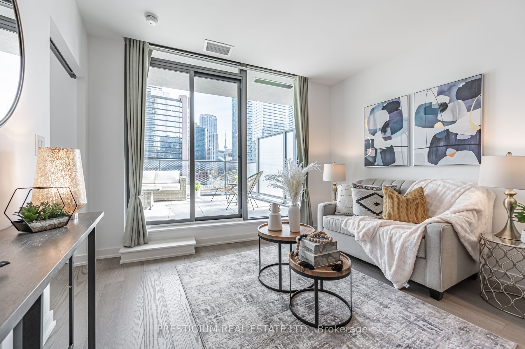 11 Wellesley St W, #605