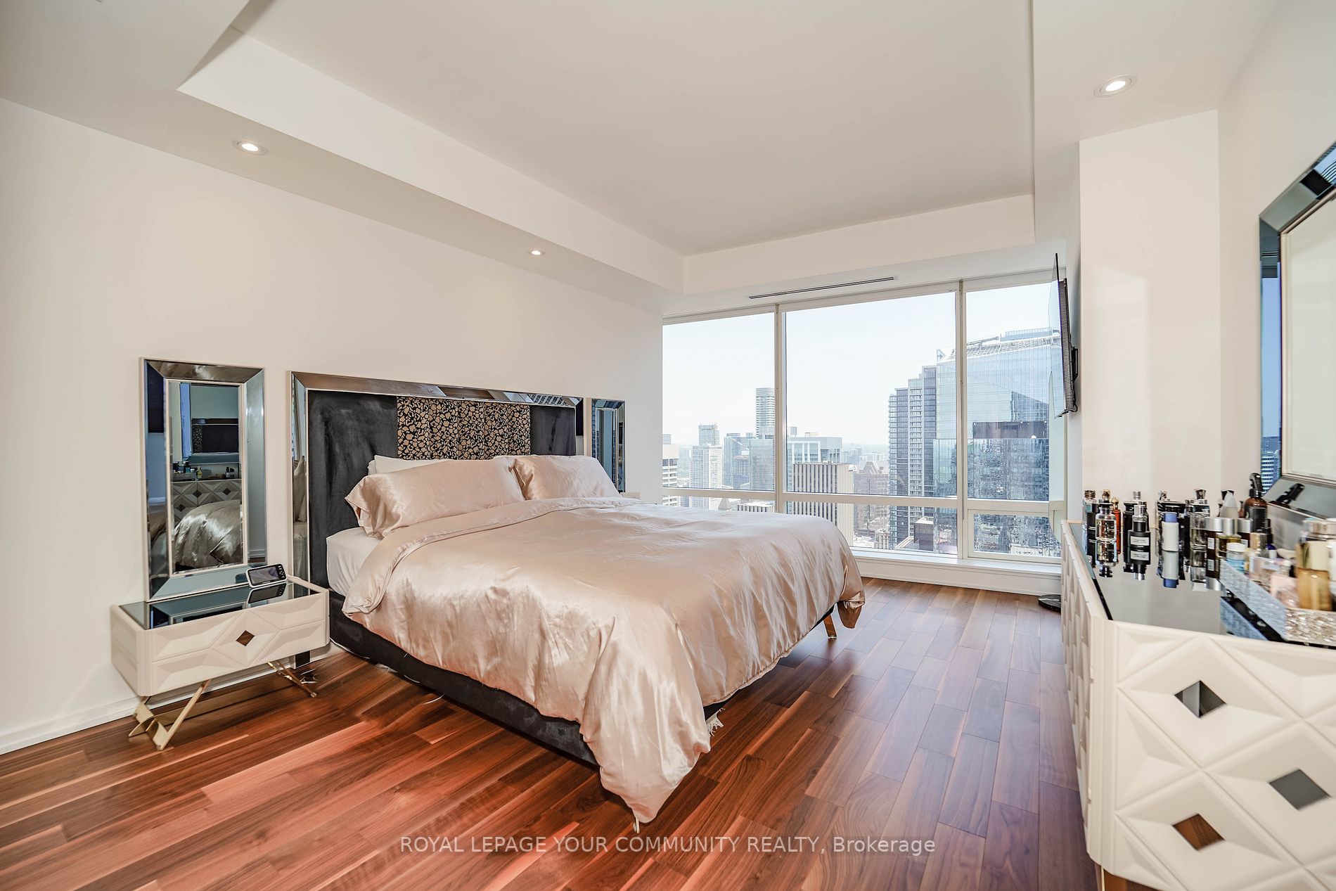 180 University Ave, #4607