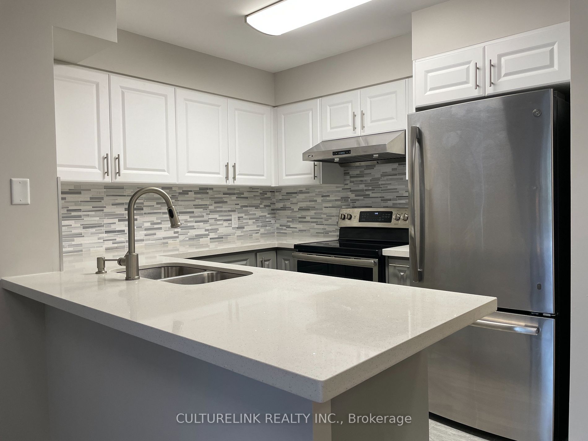 256 Doris Avenue, #206