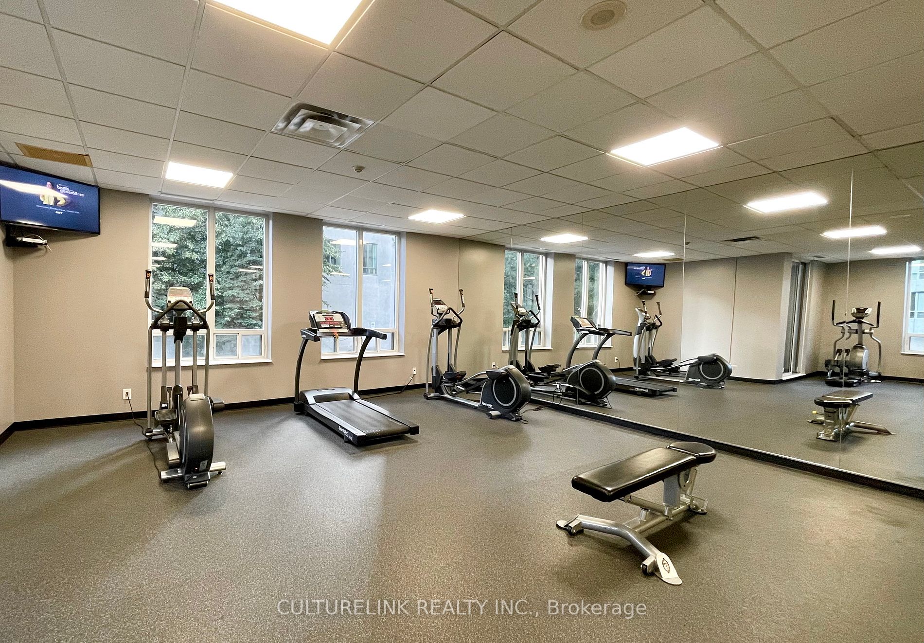 256 Doris Avenue, #206