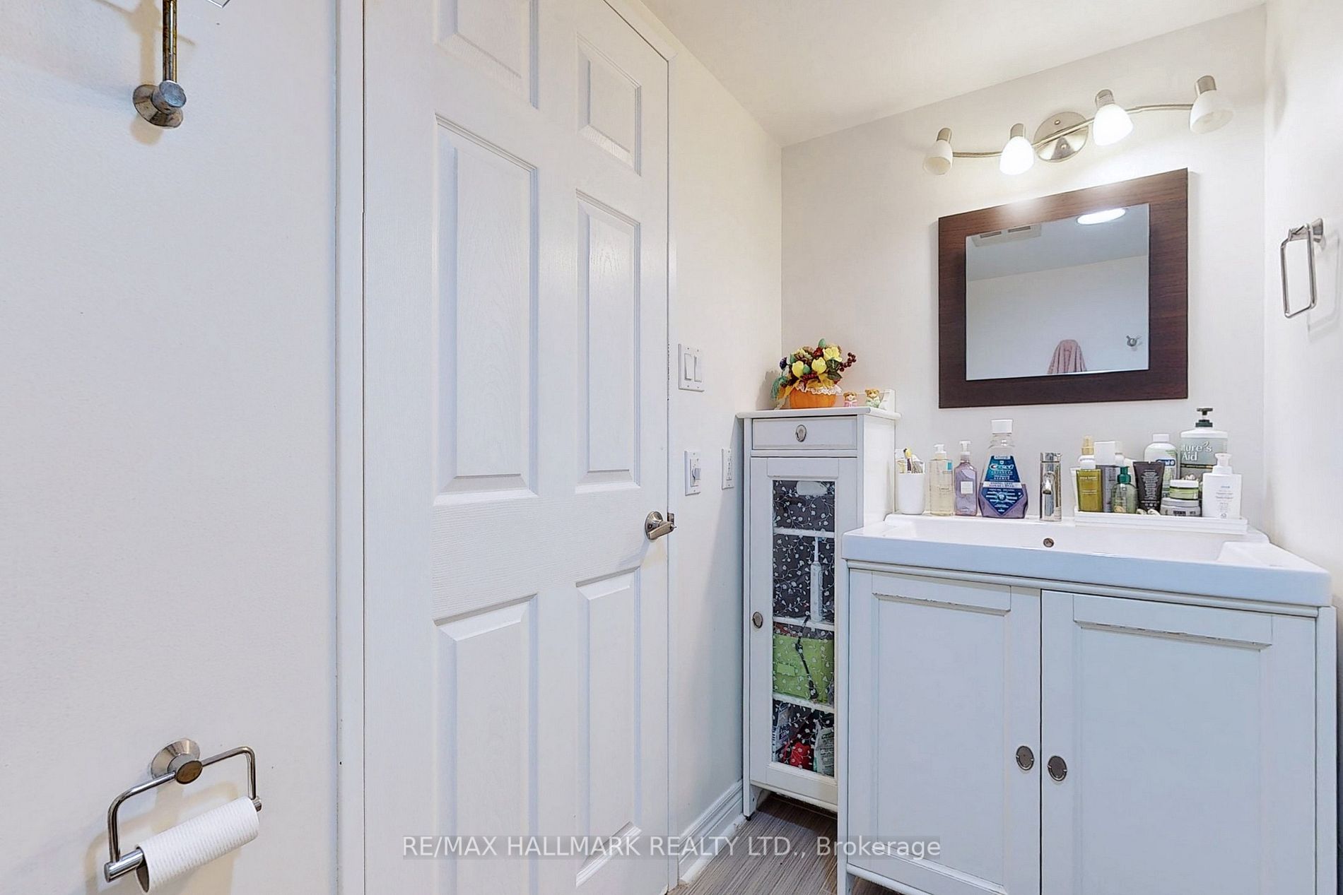 44 St Joseph St, #1805