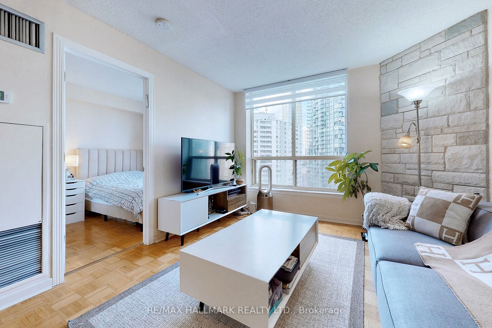 44 St Joseph St, #1805
