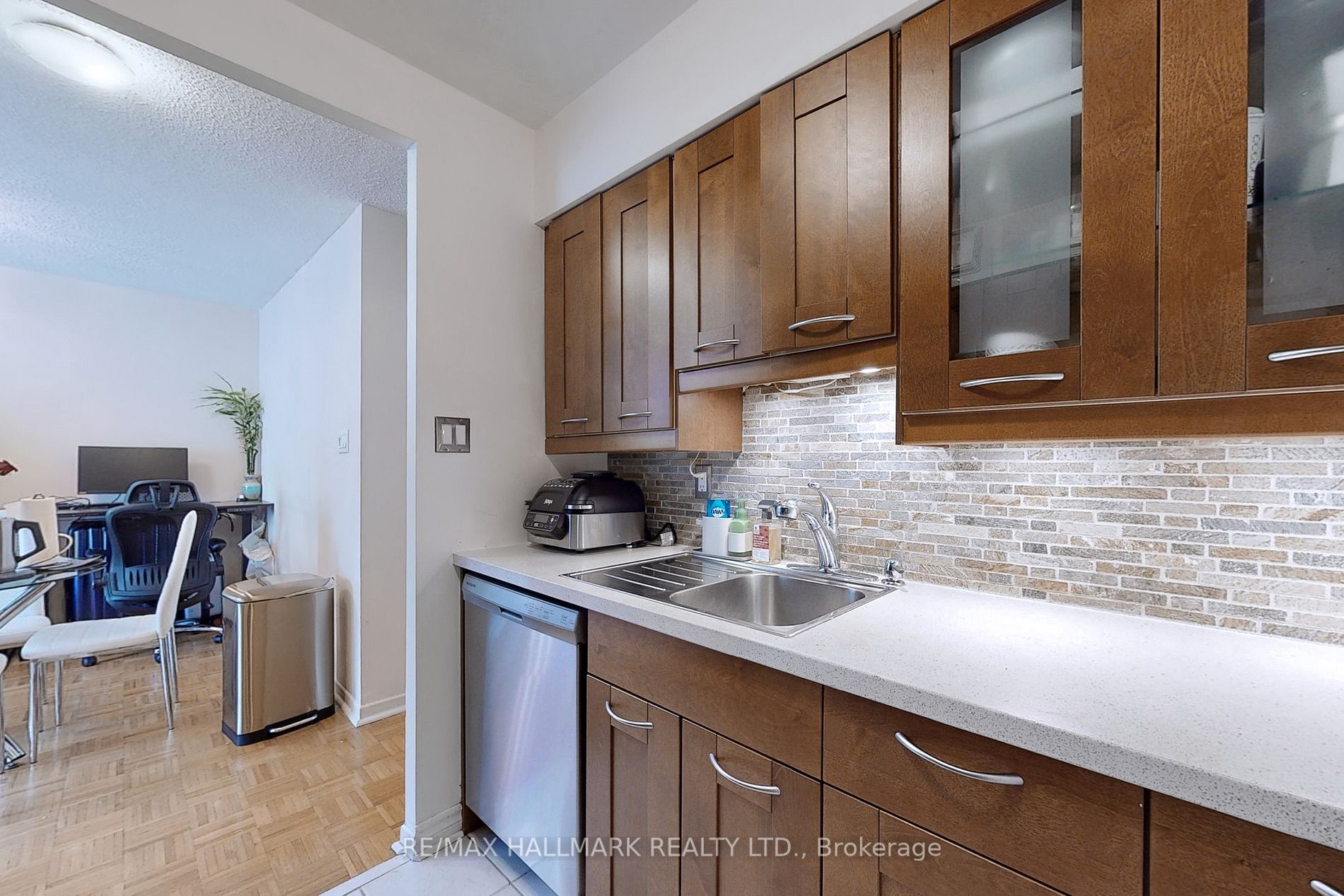 44 St Joseph St, #1805