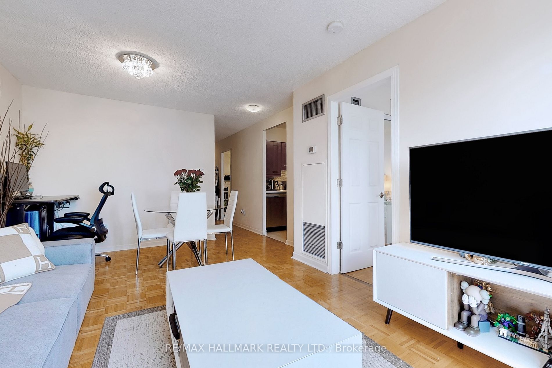 44 St Joseph St, #1805
